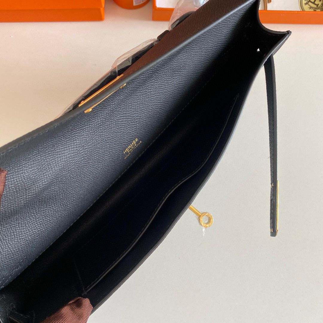 Hermes Kelly Cut Handmade Bag in Black Epsom Calfskin - Image 7