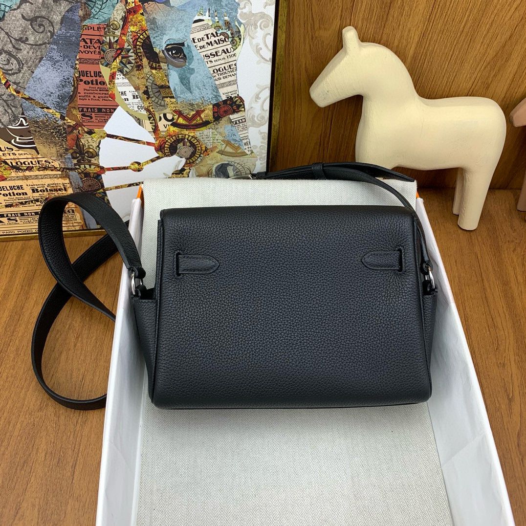 Hermes Kelly Messenger Bag in Black Clemence Leather - Image 3