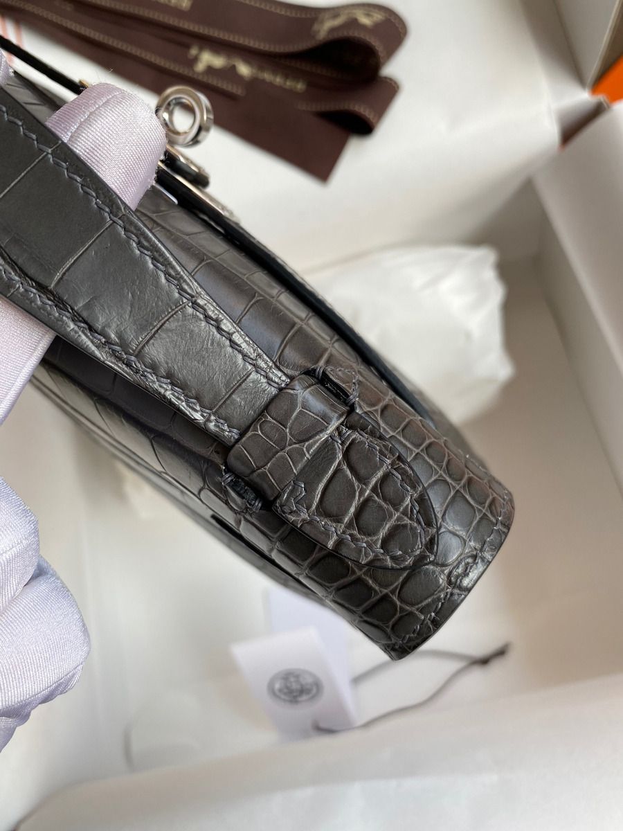 Hermes Kelly Pochette Handmade Bag In Graphite Matte Alligator Leather - Image 7