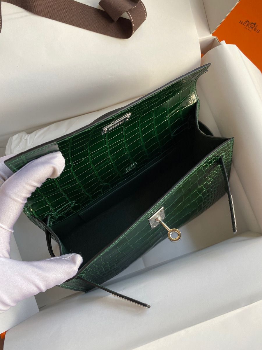 Hermes Kelly Pochette Handmade Bag In Vert Fonce Shiny Alligator Leather - Image 9