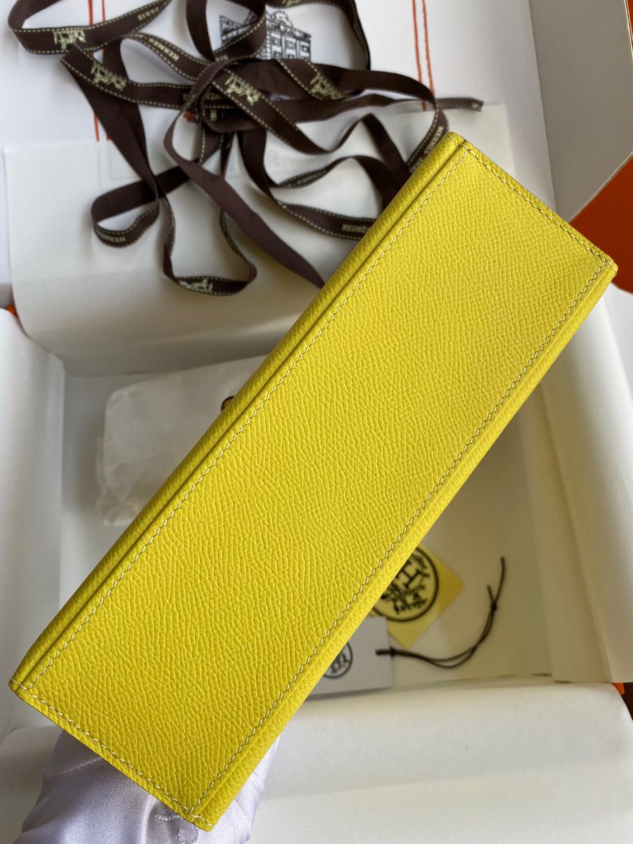 Hermes Kelly Pochette Handmade Bag In Lime Epsom Calfskin - Image 4