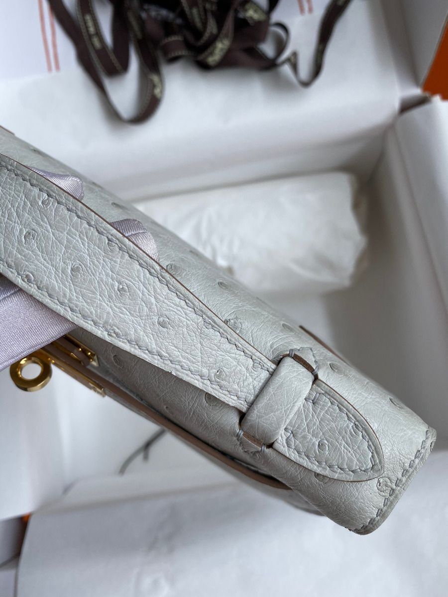 Hermes Kelly Pochette Handmade Bag In Pearl Grey Ostrich Leather - Image 6