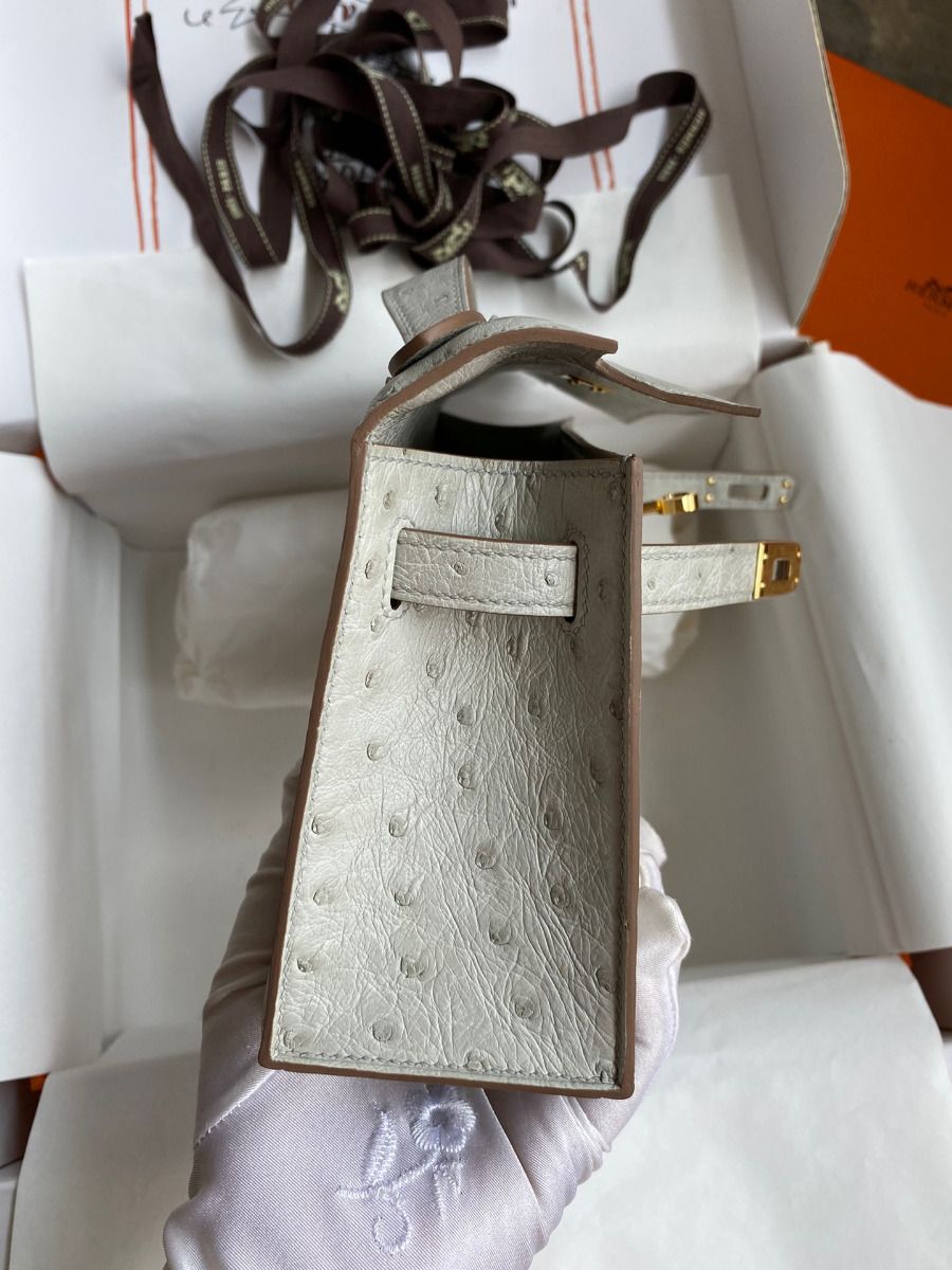Hermes Kelly Pochette Handmade Bag In Pearl Grey Ostrich Leather - Image 7