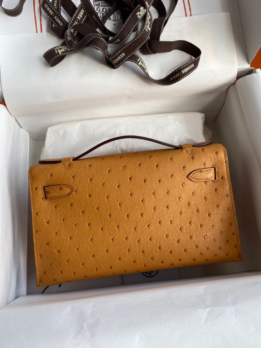 Hermes Kelly Pochette Handmade Bag In Sesame Ostrich Leather - Image 3