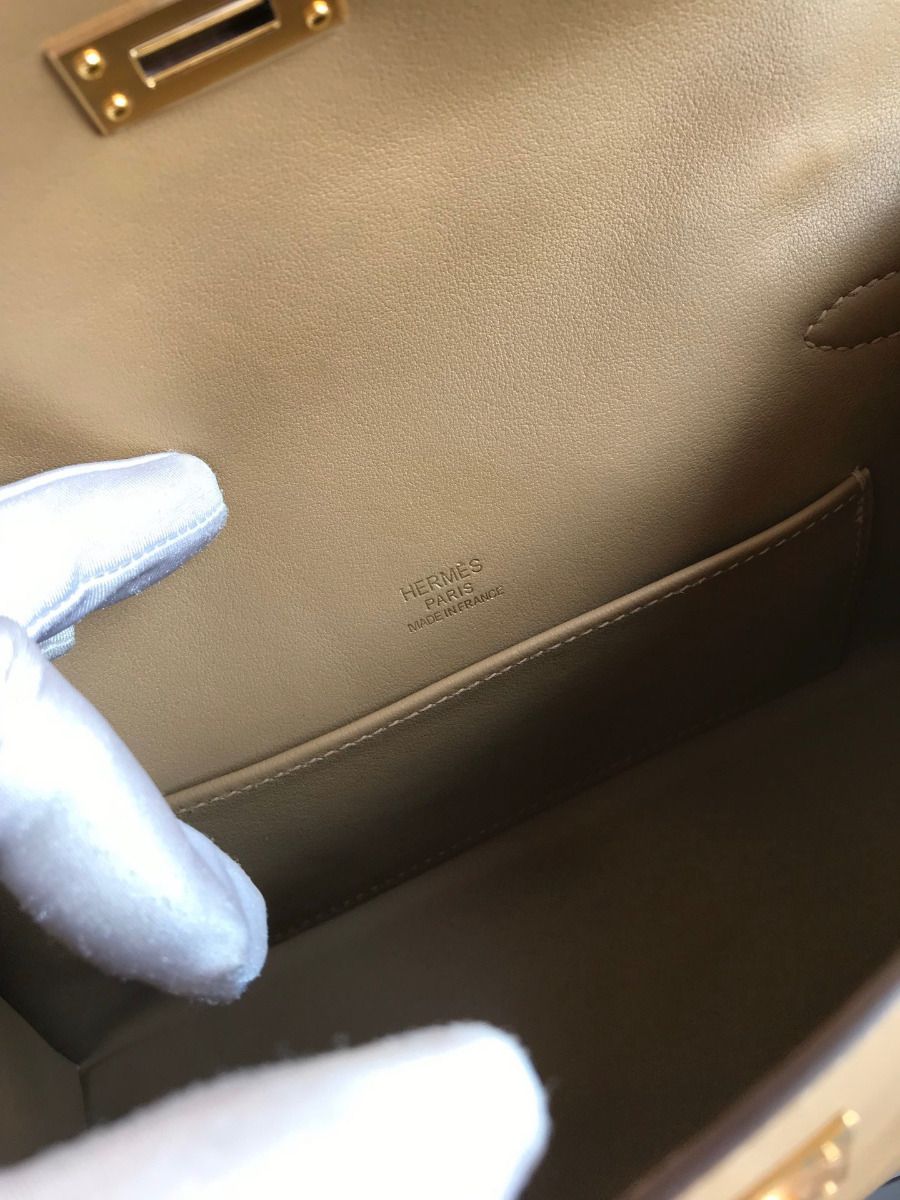 Hermes Kelly Pochette Handmade Bag In Biscuit Swift Calfskin - Image 9