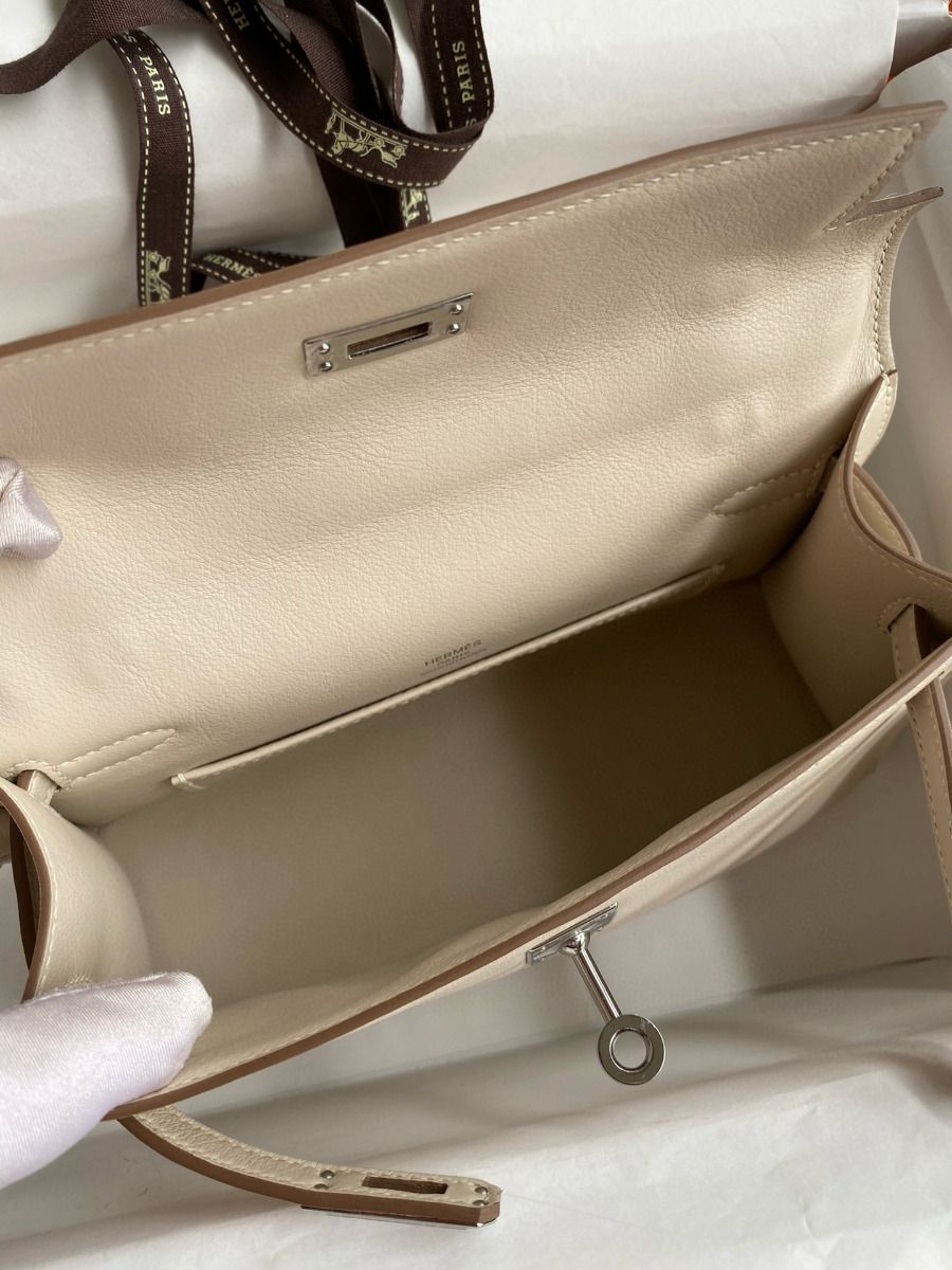 Hermes Kelly Pochette Handmade Bag In Craie Swift Calfskin - Image 9