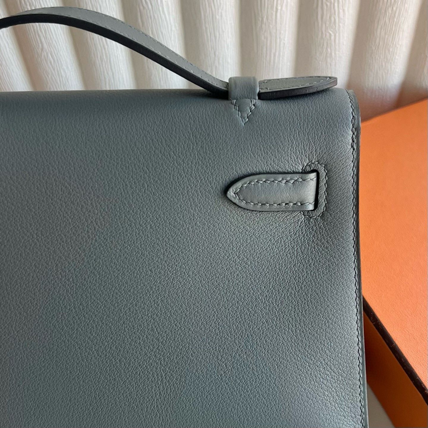 Hermes Kelly Pochette Handmade Bag in Gris Meyer Swift Calfskin - Image 6