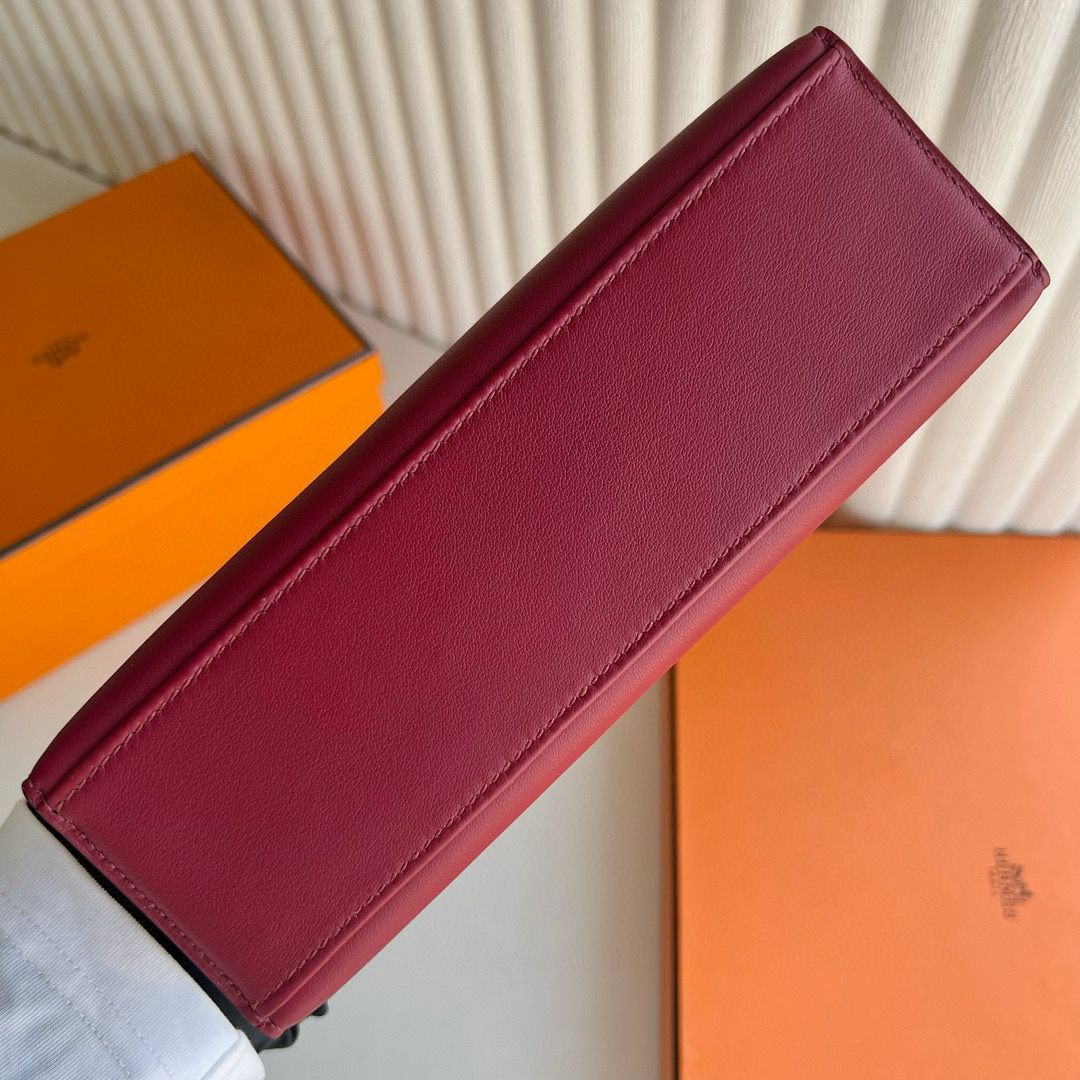 Hermes Kelly Pochette Handmade Bag in Rouge Grenat Swift Calfskin - Image 9
