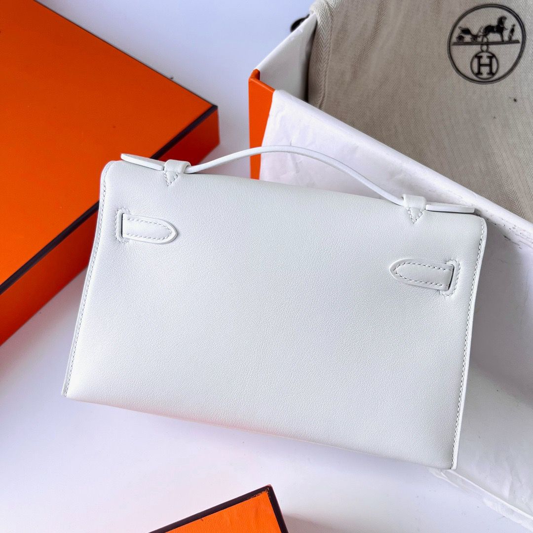 Hermes Kelly Pochette Handmade Bag In White Swift Calfskin - Image 4