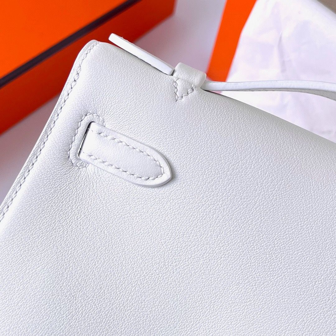 Hermes Kelly Pochette Handmade Bag In White Swift Calfskin - Image 5