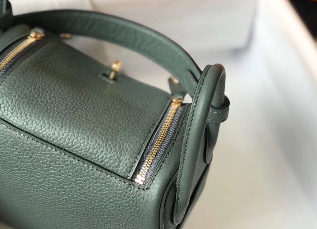 Hermes Lindy Mini Bag In Vert Amande Clemence Leather GHW - Image 6
