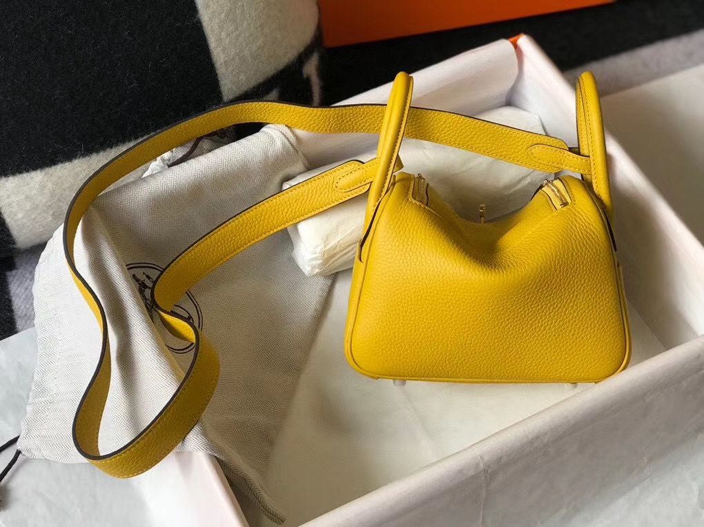 Hermes Lindy Mini Bag In Yellow Clemence Leather GHW - Image 3