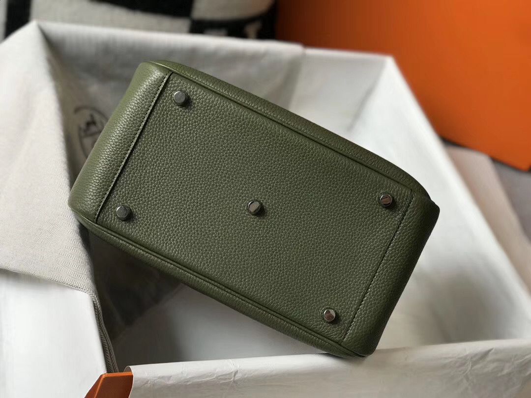 Hermes Lindy 26cm Bag In Canopee Clemence Leather PHW - Image 4