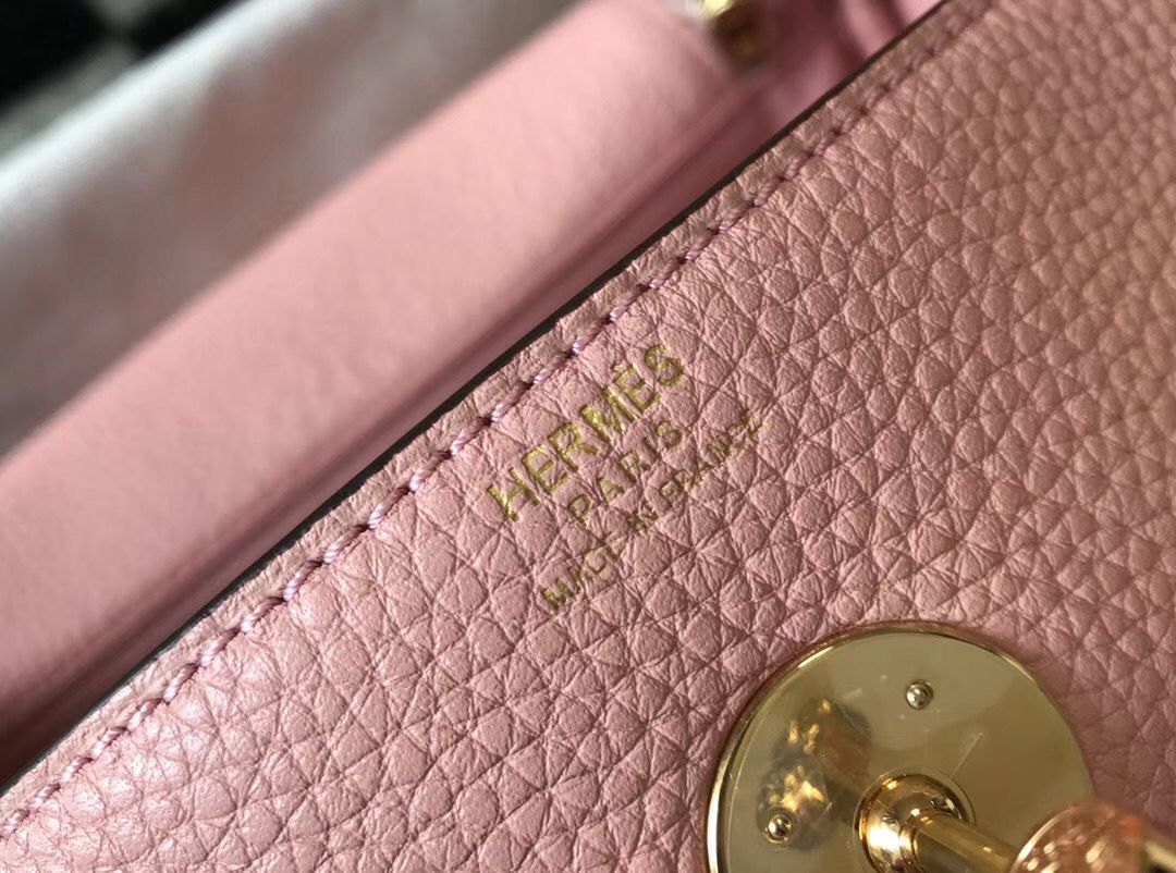 Hermes Lindy 26cm Bag In Pink Clemence Leather GHW - Image 8