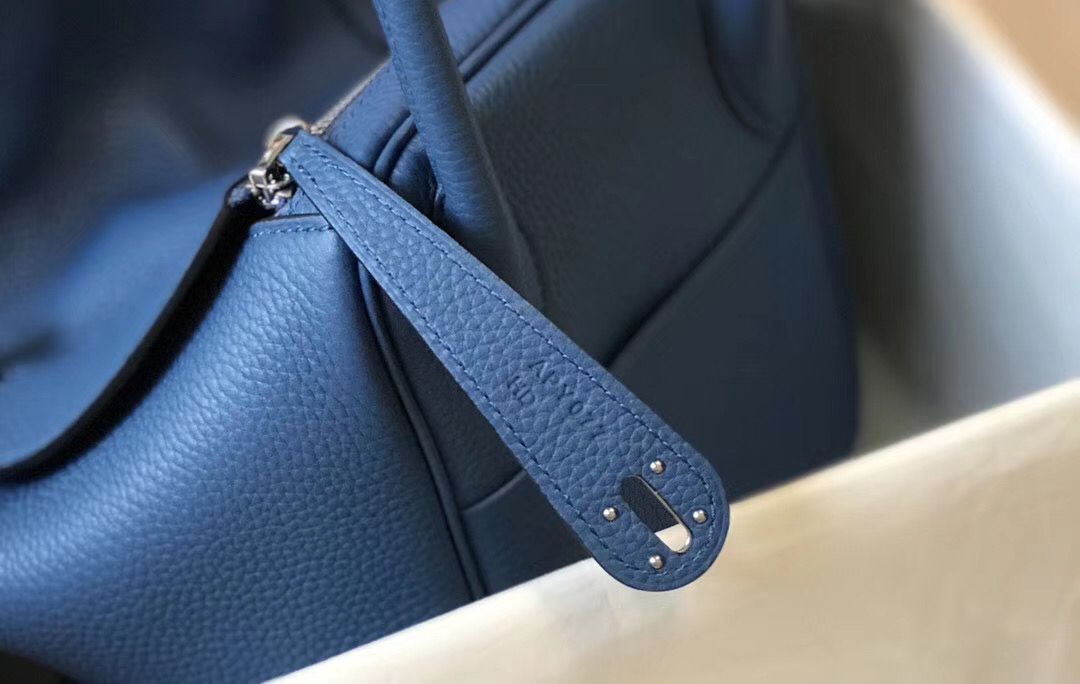 Hermes Lindy 30cm Bag In Blue Agate Clemence Leather PHW - Image 6