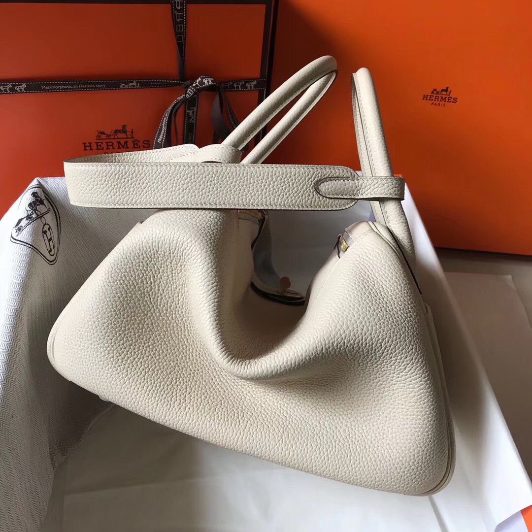 Hermes Lindy 30cm Bag In Beton Clemence Leather GHW - Image 3