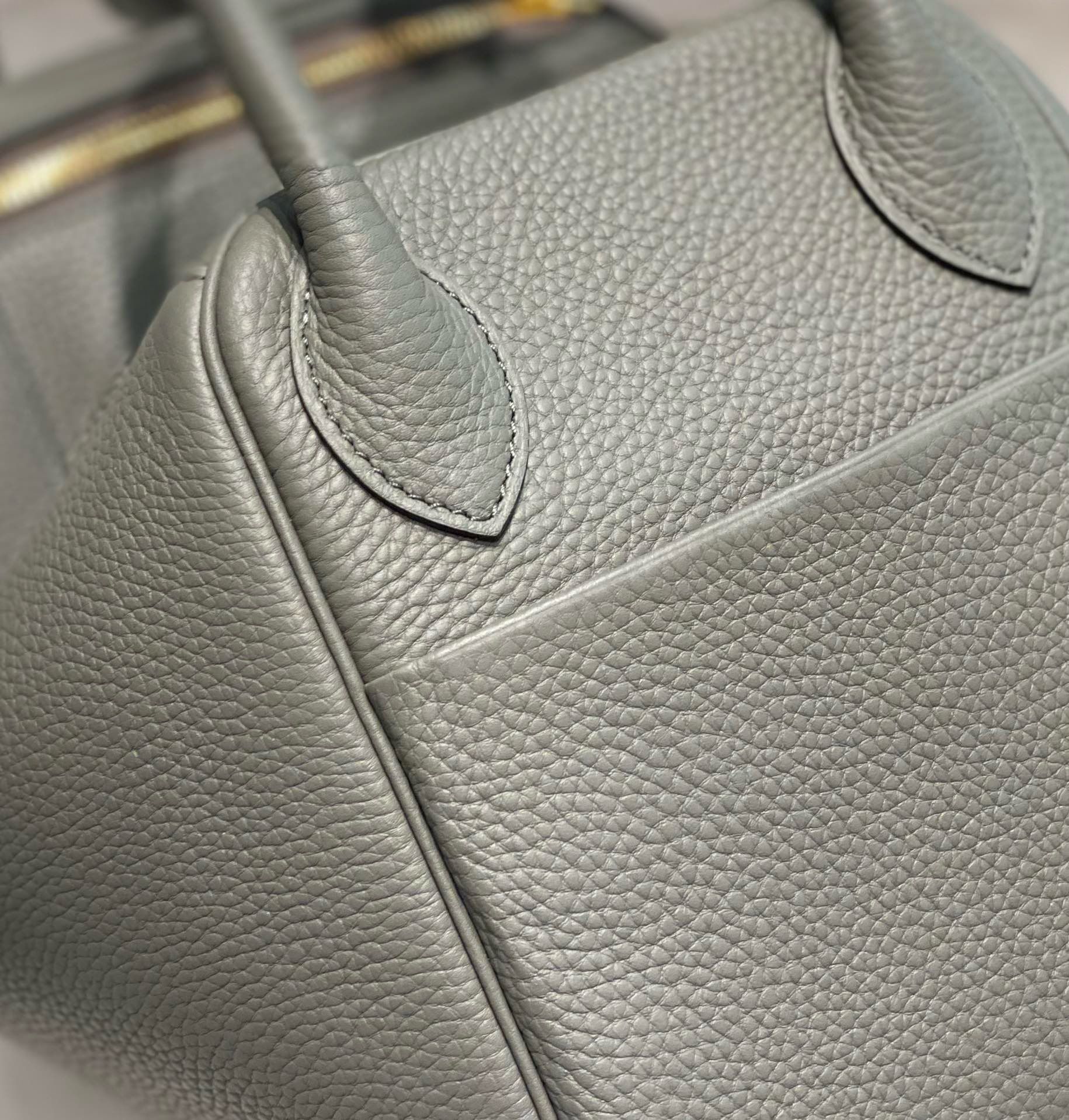 Hermes Lindy 30cm Bag In Gris Meyer Clemence Leather GHW - Image 6
