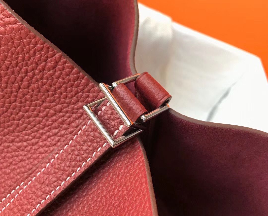 Hermes Picotin Lock 22 Bag In Bordeaux Clemence Leather - Image 6