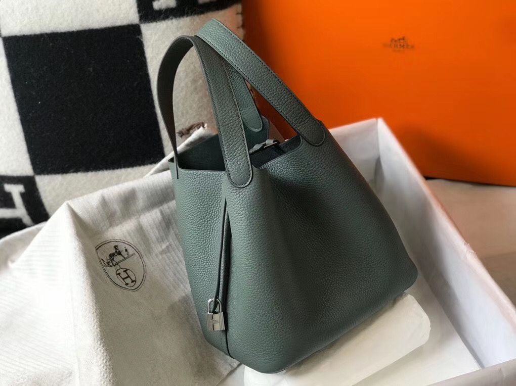 Hermes Picotin Lock 22 Bag In Vert Amande Clemence Leather - Image 3