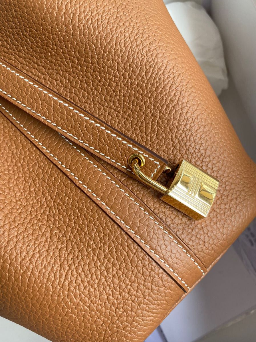 Hermes Picotin Lock 22 Handmade Bag in Gold Clemence Leather - Image 4