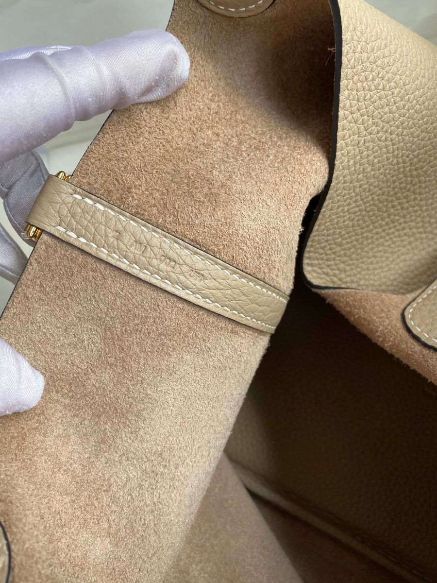 Hermes Picotin Lock 22 Handmade Bag in Tourterelle Clemence Leather - Image 8