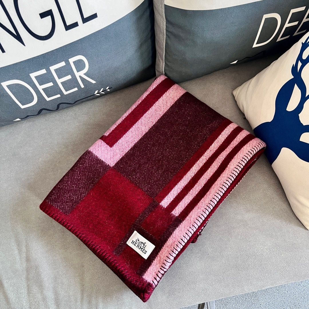 Hermes Ithaque Blanket in Bordeaux Wool and Cashmere - Image 5