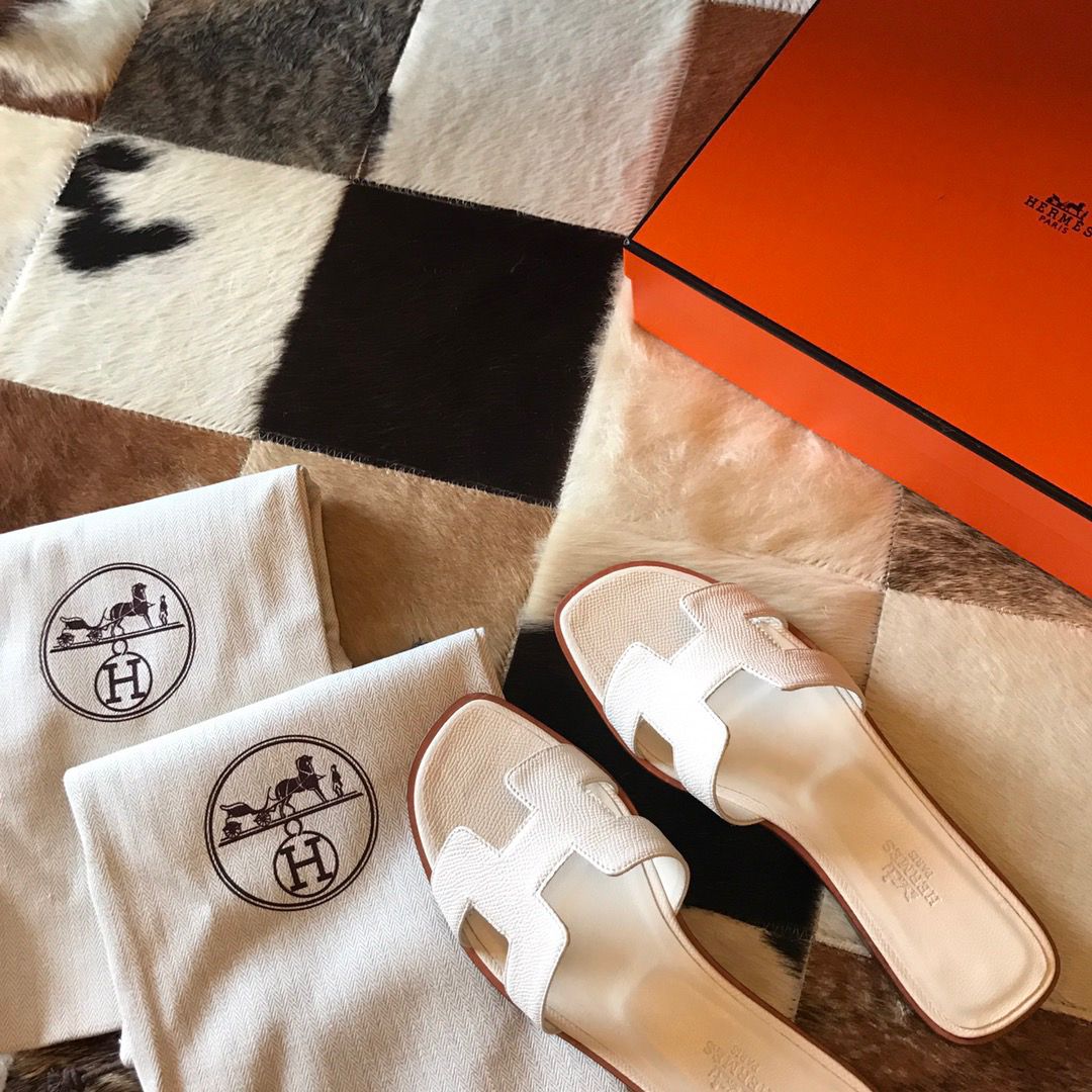 Hermes Oran Slide Sandals In Beton Epsom Calfskin - Image 5