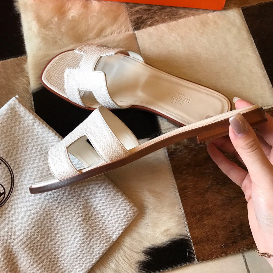 Hermes Oran Slide Sandals In Beton Epsom Calfskin - Image 7