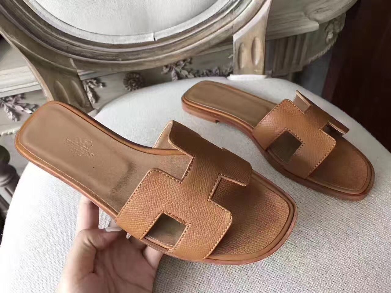 Hermes Oran Sandals In Brown Epsom Leather - Image 5