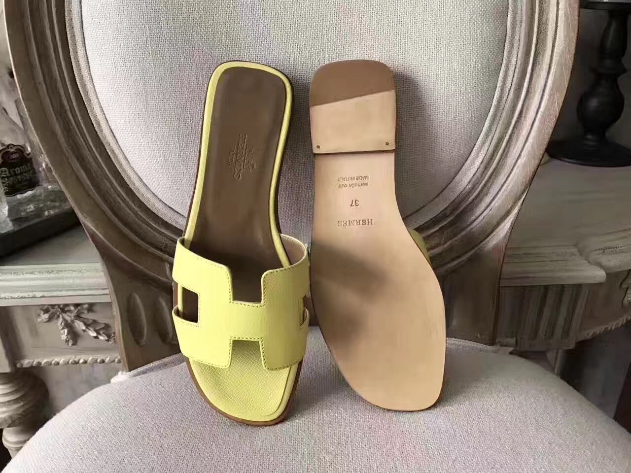 Hermes Oran Sandals In Soufre Epsom Leather - Image 4