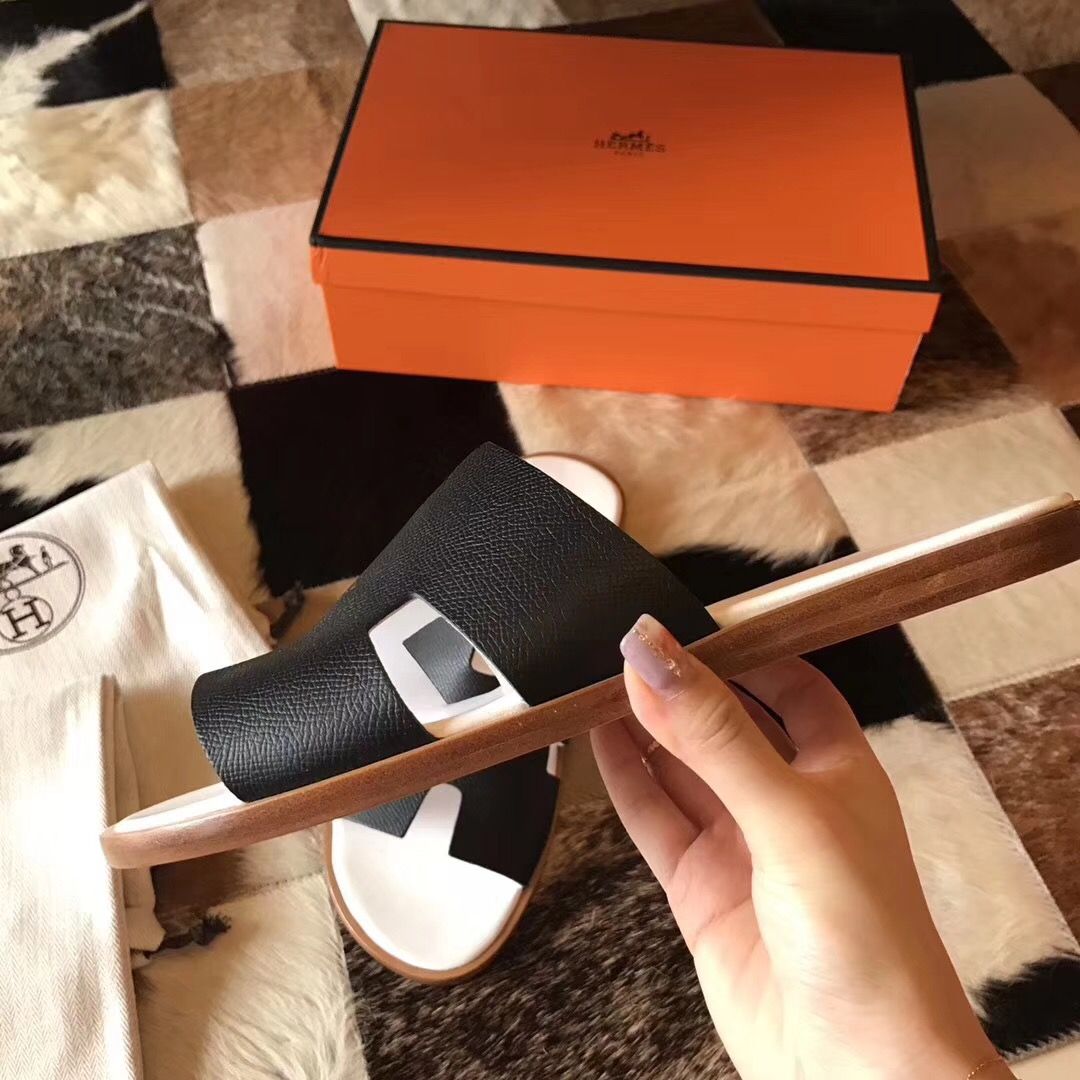 Hermes Izmir Sandals In Black Epsom Leather - Image 4