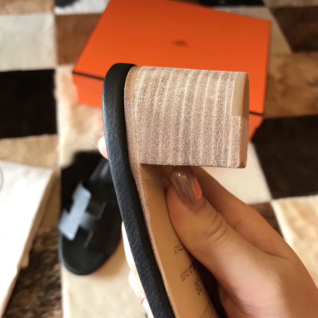 Hermes Oasis Sandals In Black Epsom Leather - Image 6