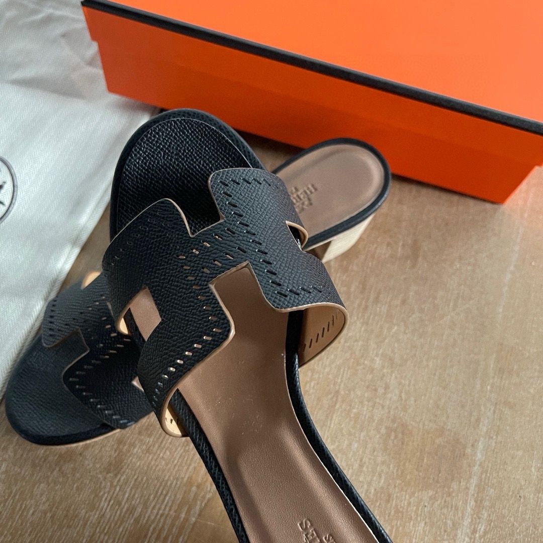 Hermes Oasis Sandals in Black Perforated Epsom Leather - Image 5