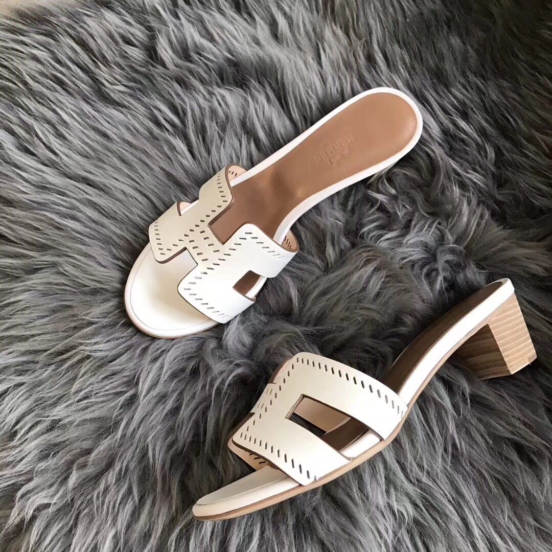 Hermes Oasis Sandals In White Perforated Epsom Leather - Image 3