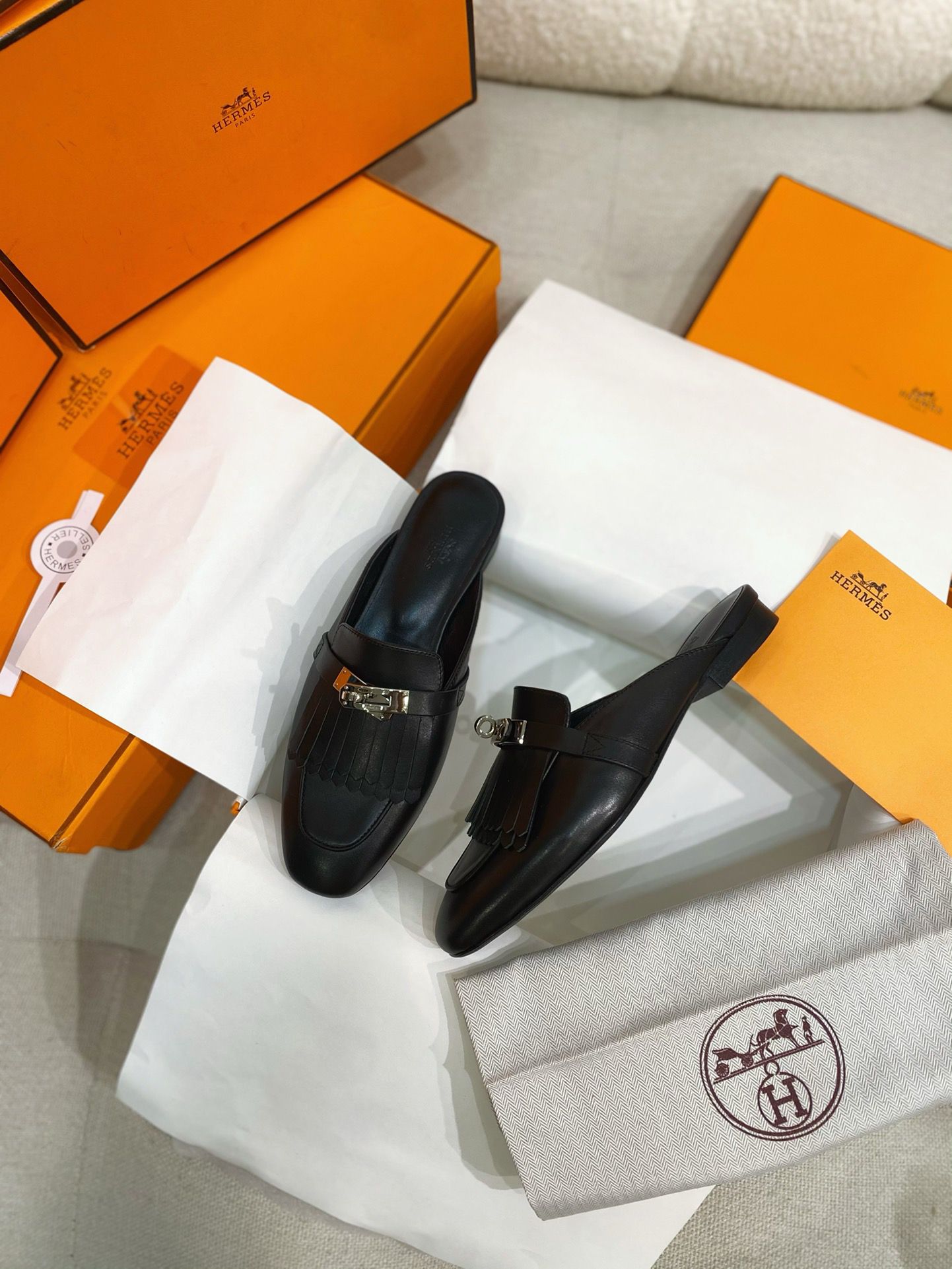 Hermes Women's Oz Mules with Fringed in Black Leather - Image 3