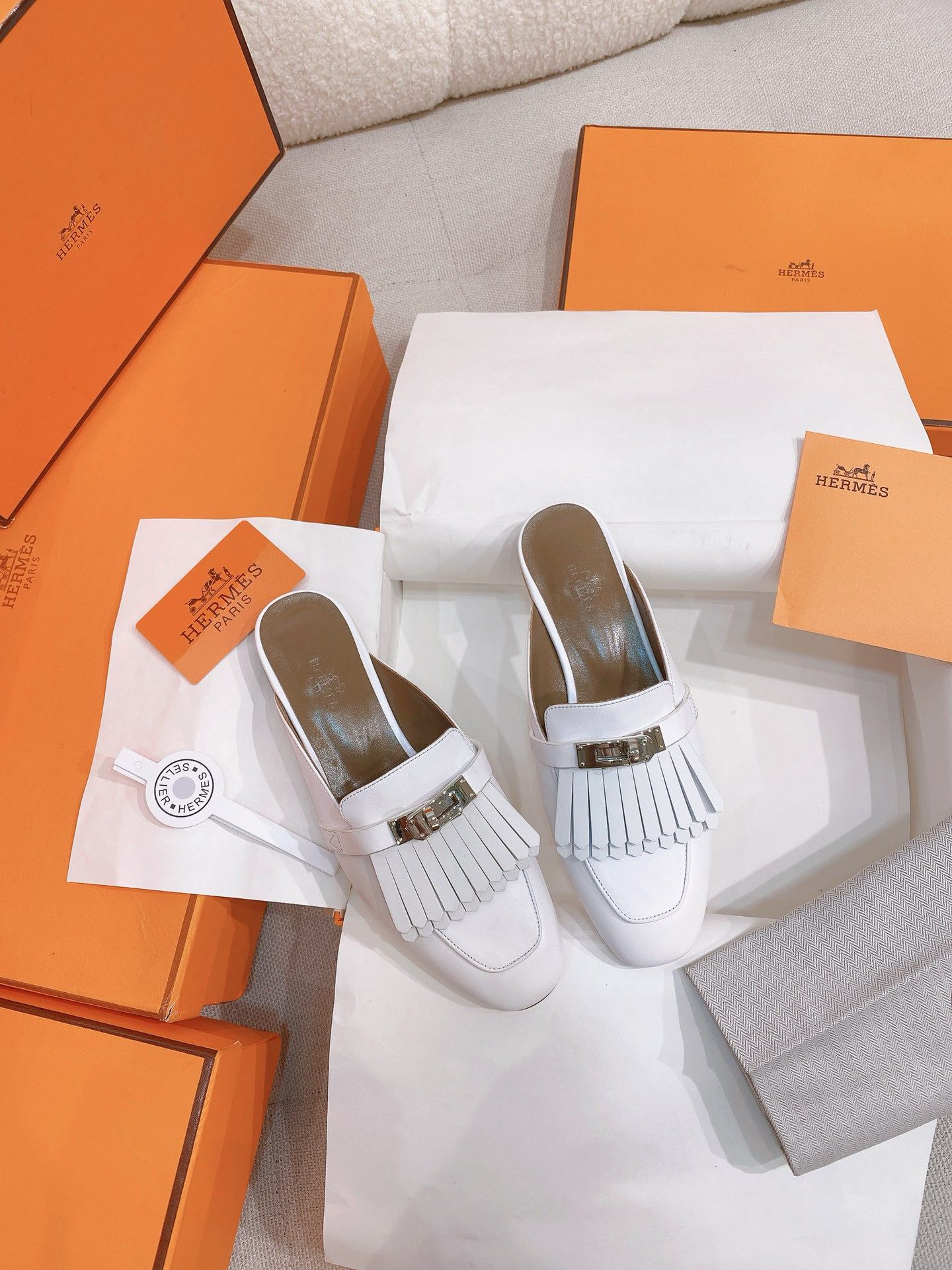 Hermes Women's Oz Mules with Fringed in White Leather - Image 4