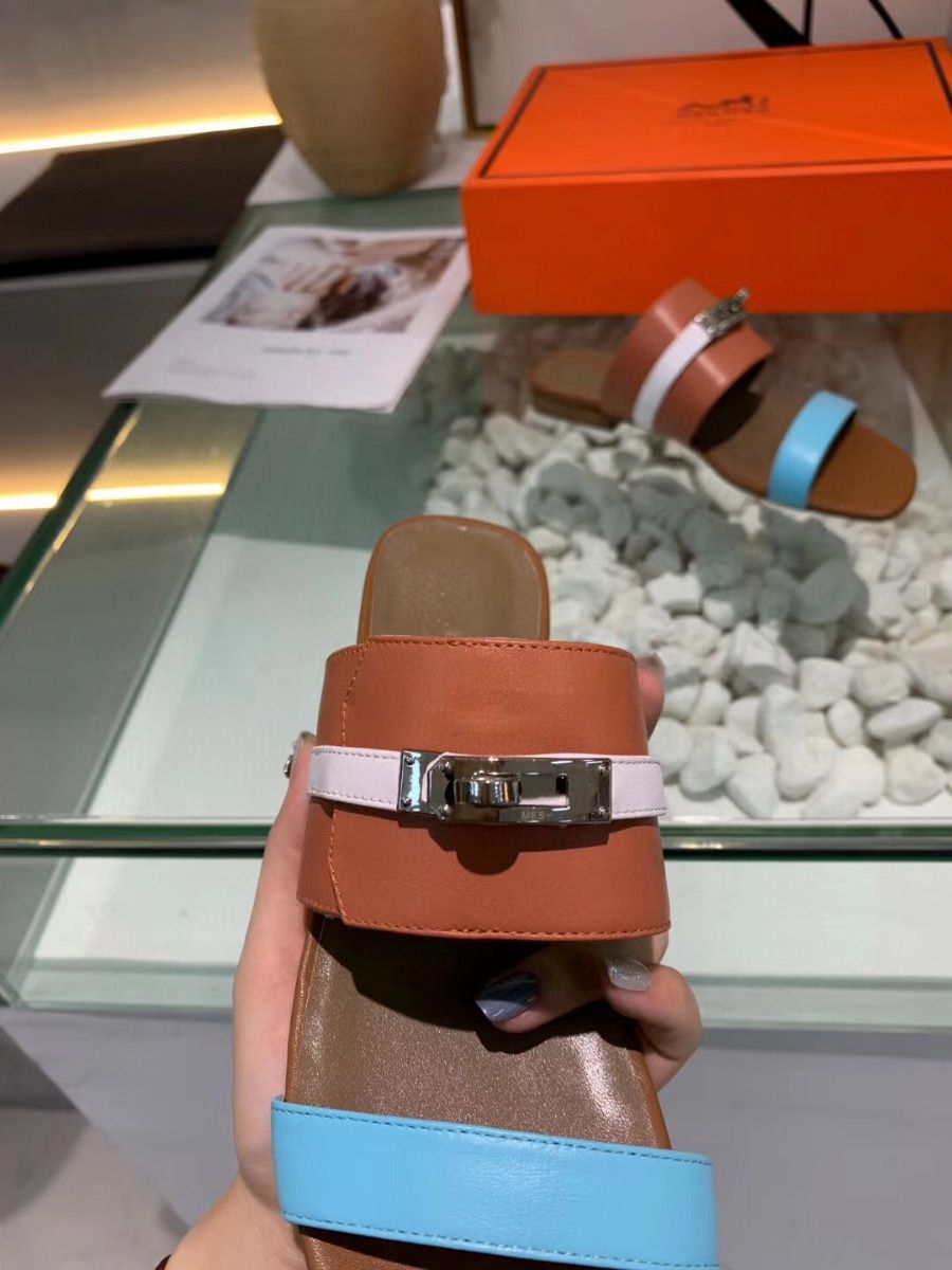 Hermes Avenue Sandals In Multicolour Calfskin - Image 9