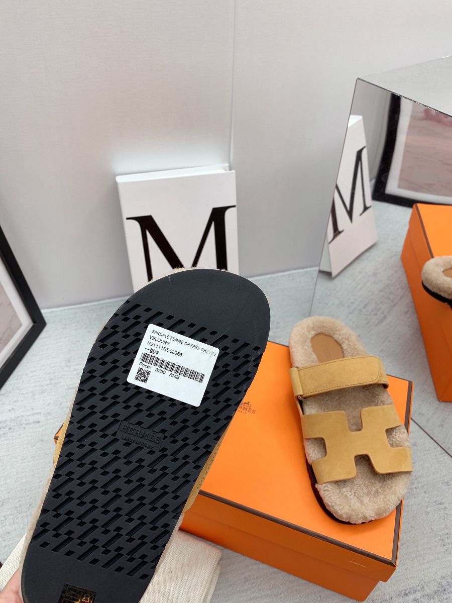 Hermes Women's Chypre Sandals in Beige Suede with Shearling - Image 10