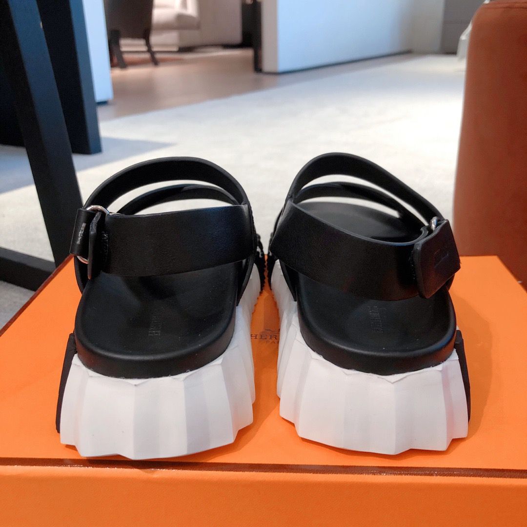 Hemes Women's Electric Sandals in Black Leather - Image 7