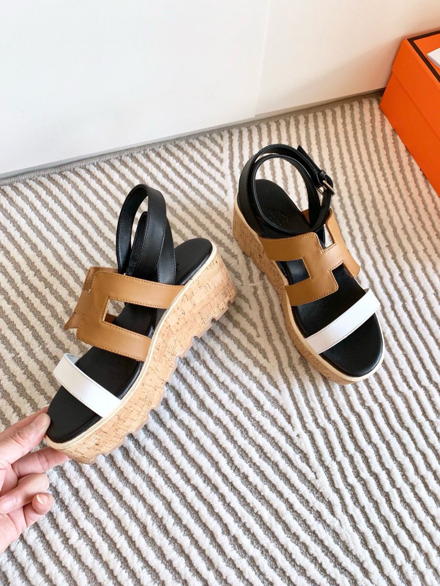 Hermes Havane 30 Sandals in Bi-color Calfskin Leather - Image 7