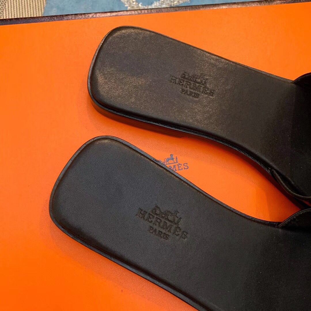 Hermes View Sandals In Black Patent leather - Image 6