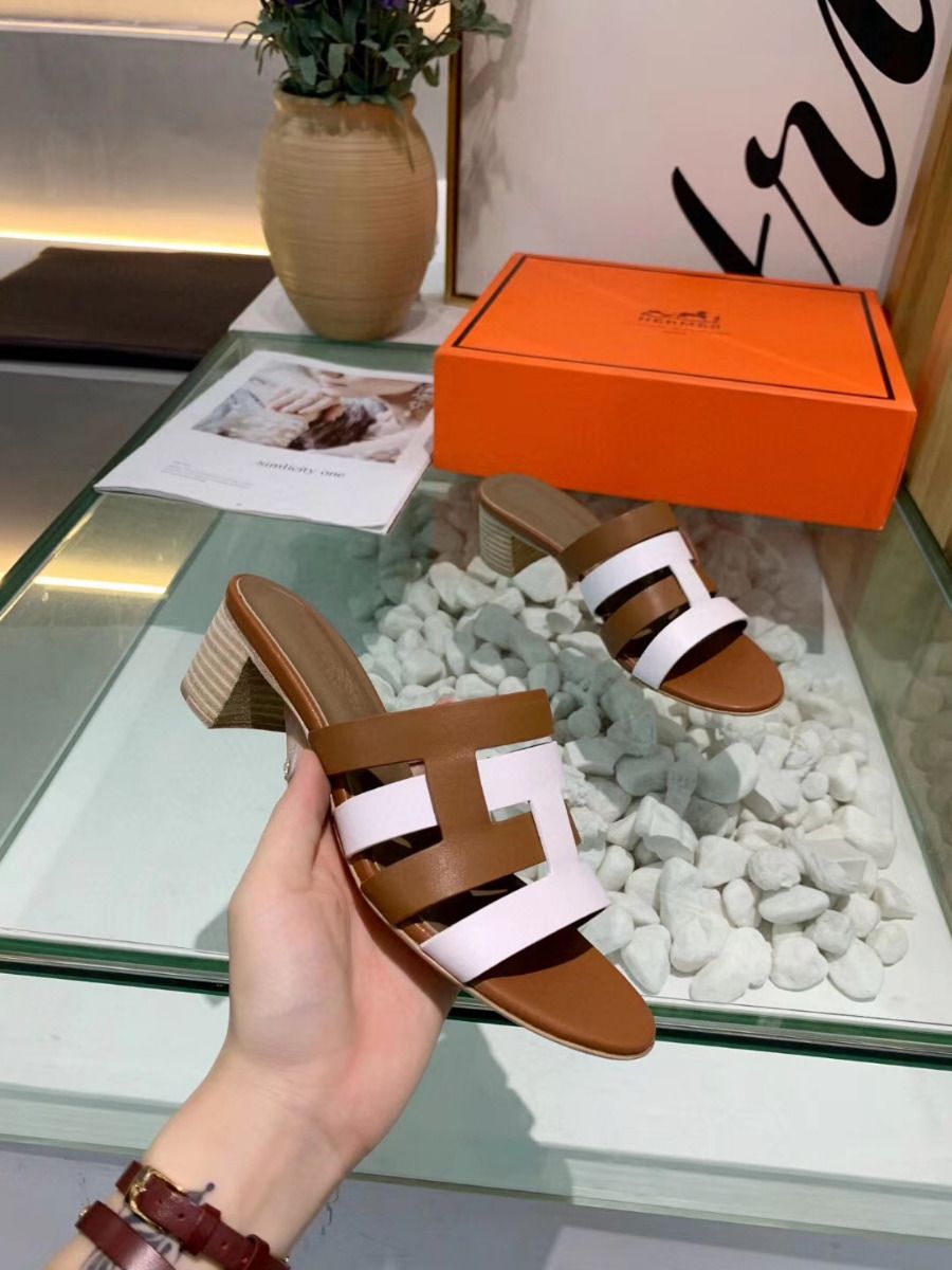 Hermes Amica 5mm Sandals In Brown/White Calfskin - Image 7