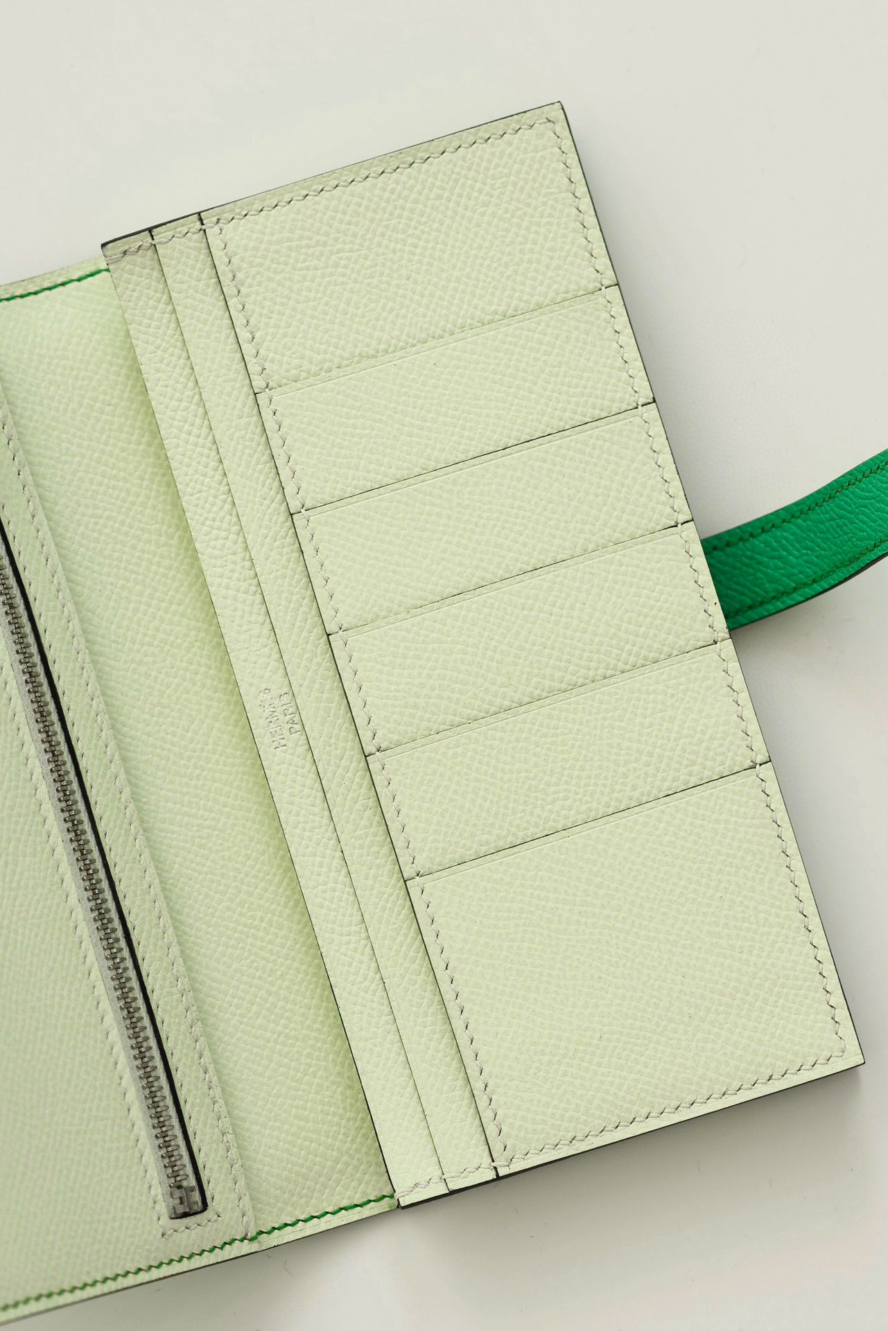 Hermes Bearn Verso Long Wallet in Vert Comics Epsom Calfskin - Image 7