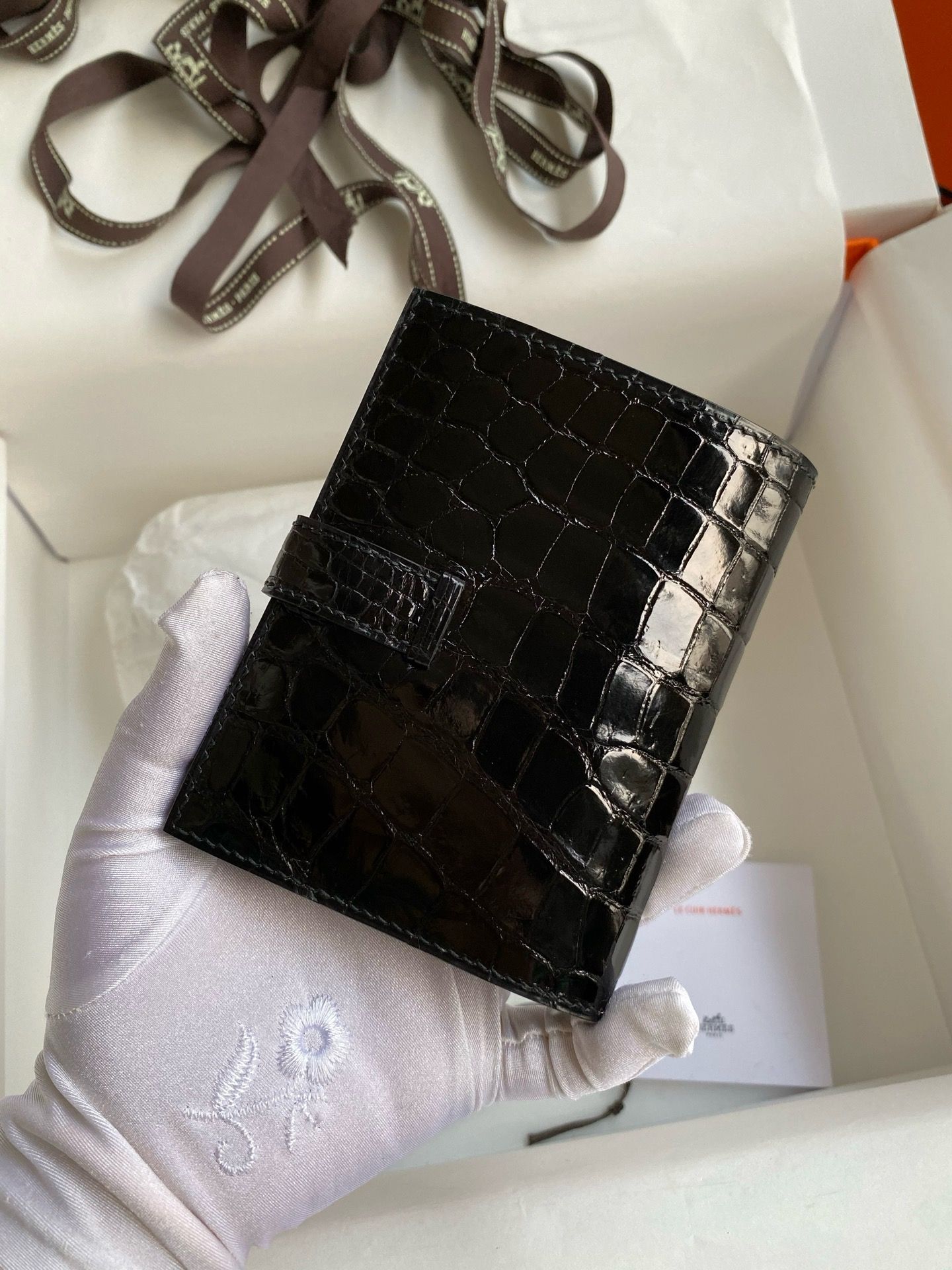 Hermes Bearn Compact Wallet in Black Shiny Alligator Leather - Image 3