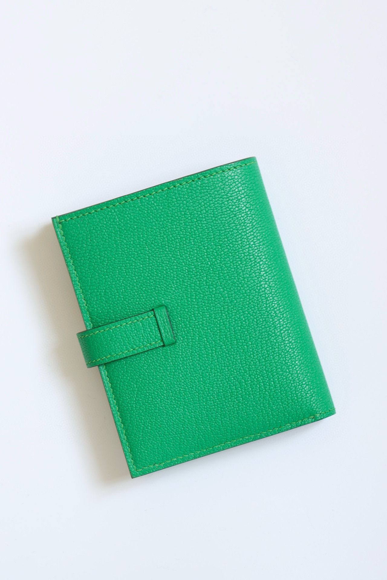 Hermes Bearn Compact Handmade Wallet in Bambou Chevre Mysore Goatskin - Image 10