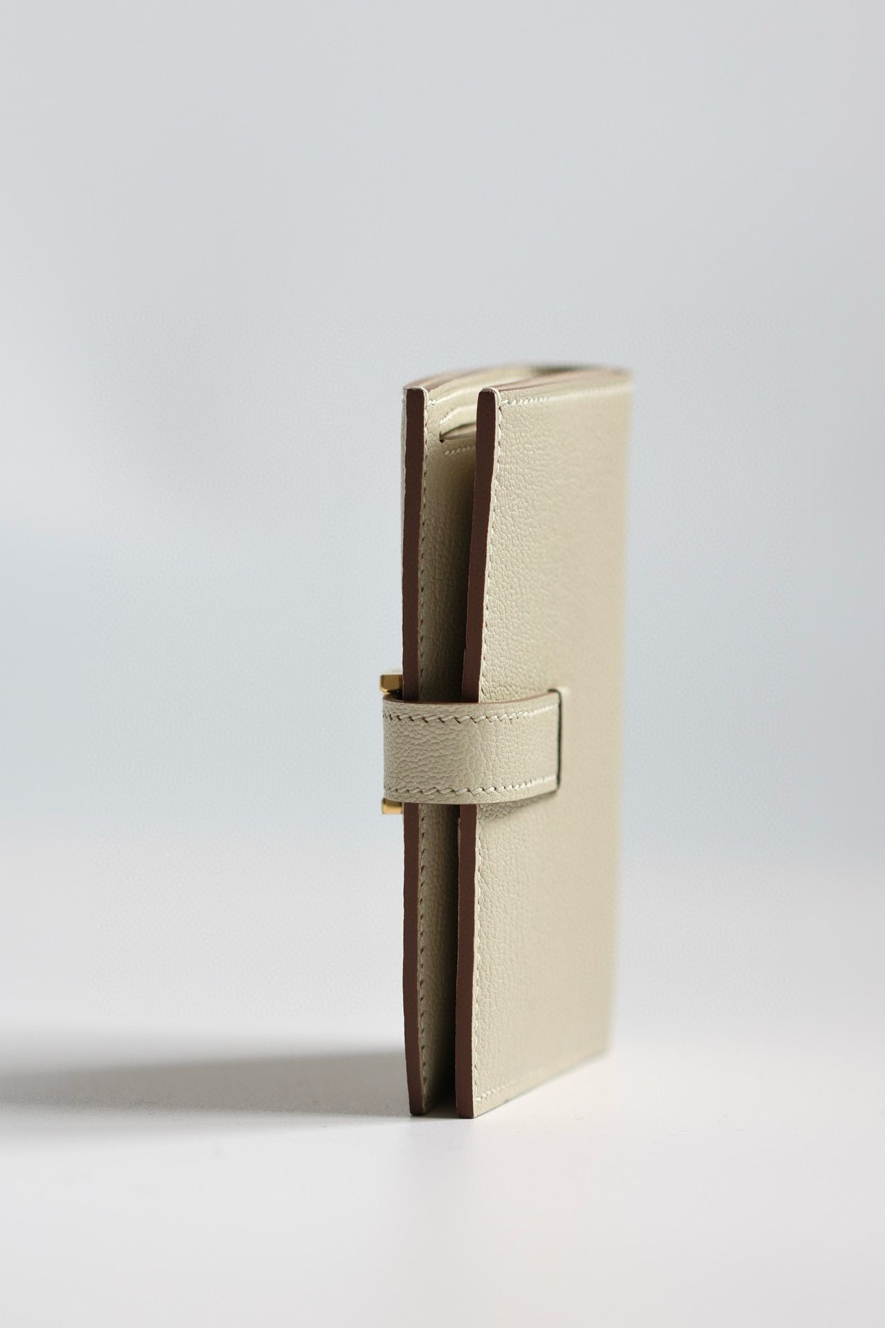 Hermes Bearn Compact Handmade Wallet in Craie Chevre Mysore Goatskin - Image 3