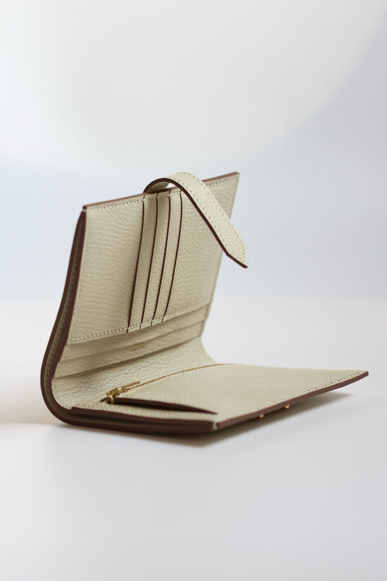 Hermes Bearn Compact Handmade Wallet in Craie Chevre Mysore Goatskin - Image 6