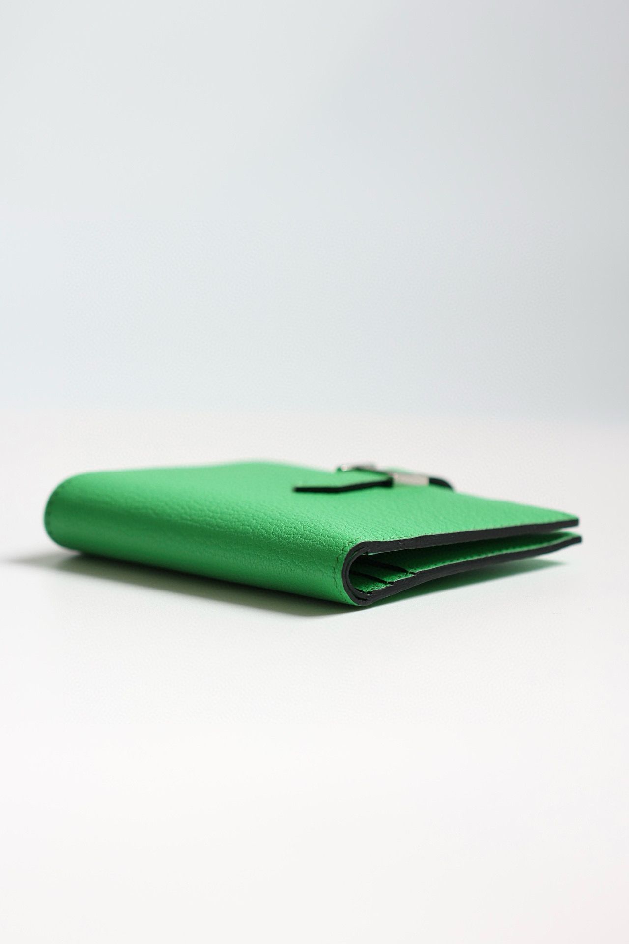 Hermes Bearn Compact Handmade Wallet in Vert Comics Chevre Mysore Goatskin - Image 9