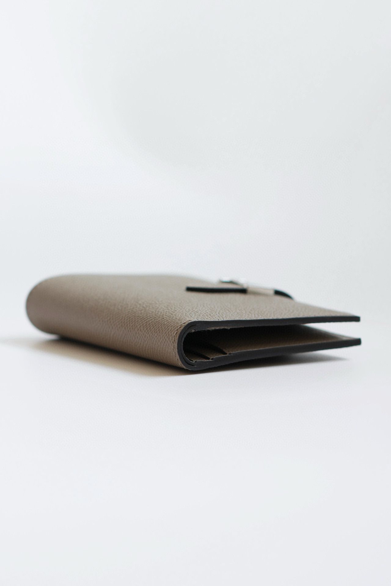 Hermes Bearn Compact Handmade Wallet in Gris Asphalt Epsom Calfskin - Image 9