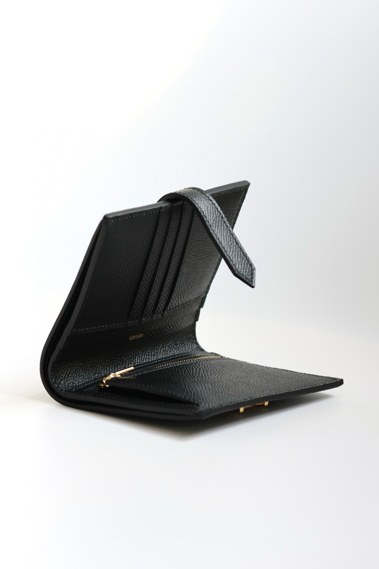 Hermes Bearn Compact Handmade Wallet in Black Epsom Calfskin - Image 6